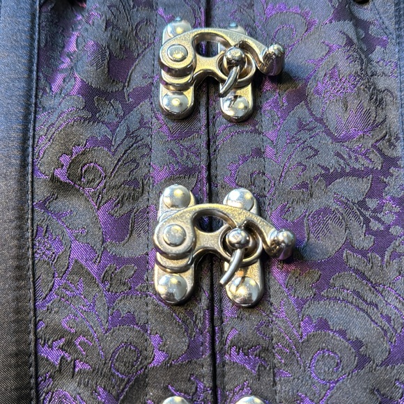 Black and Purple Lace Corset Size 26 - Picture 4 of 14